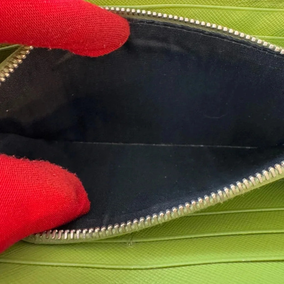- Prada
Diagramme zippy long wallet - Picture 12 of 15